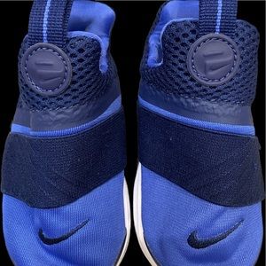 Toddler Nike sneakers